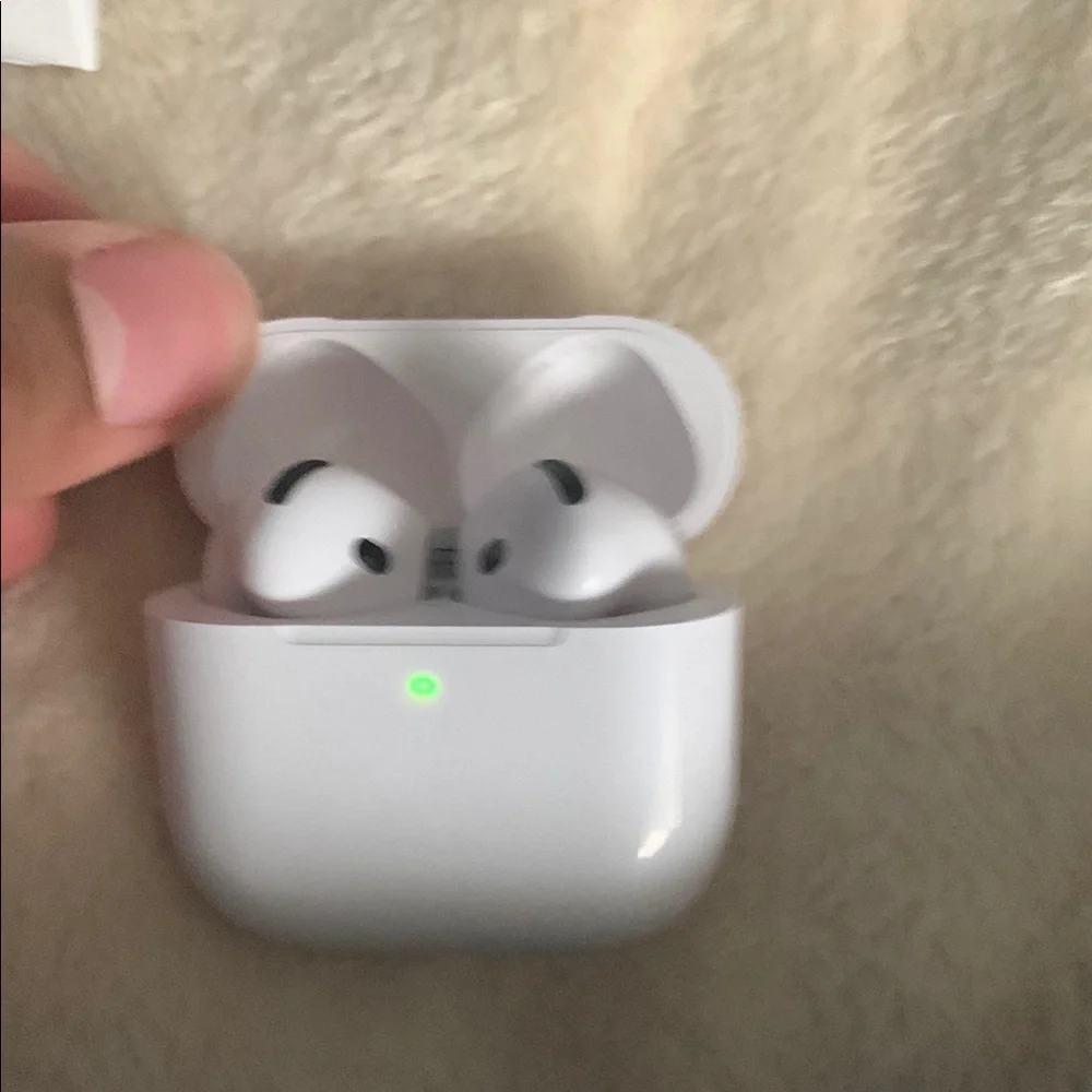Apple airpods comes